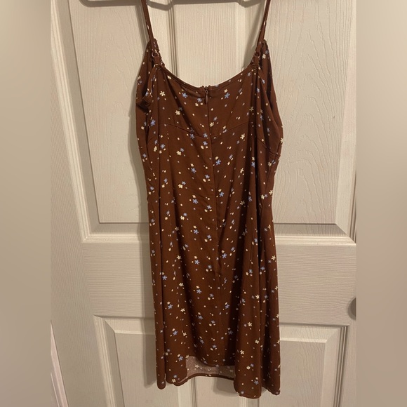 Super cute brown dress with yellow and blue flowers - Picture 2 of 3